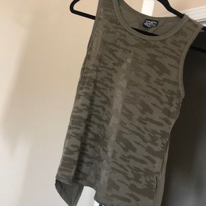 Camo tank
